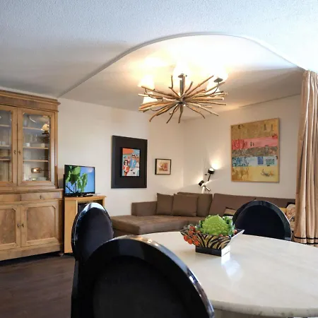 Apartment Chesa Ludains 8 *