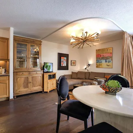 Apartment Chesa Ludains 8 *