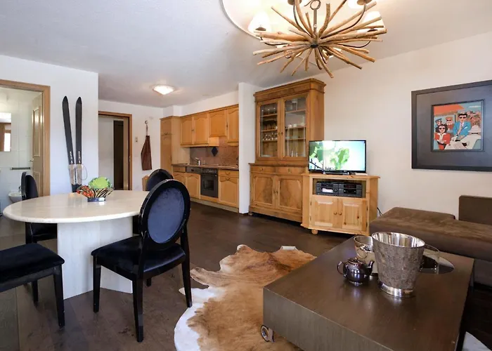 Chesa Ludains 8 By Interhome Daire *